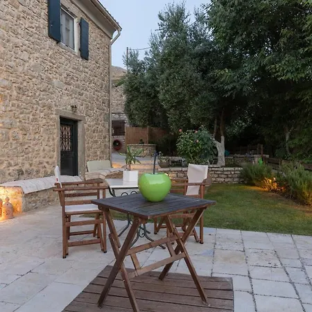 The Merchants House Guest house Peritheia